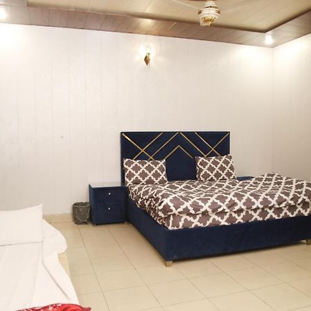 Royal Fort Executive Hotel Gulberg Lahore Bagian luar foto