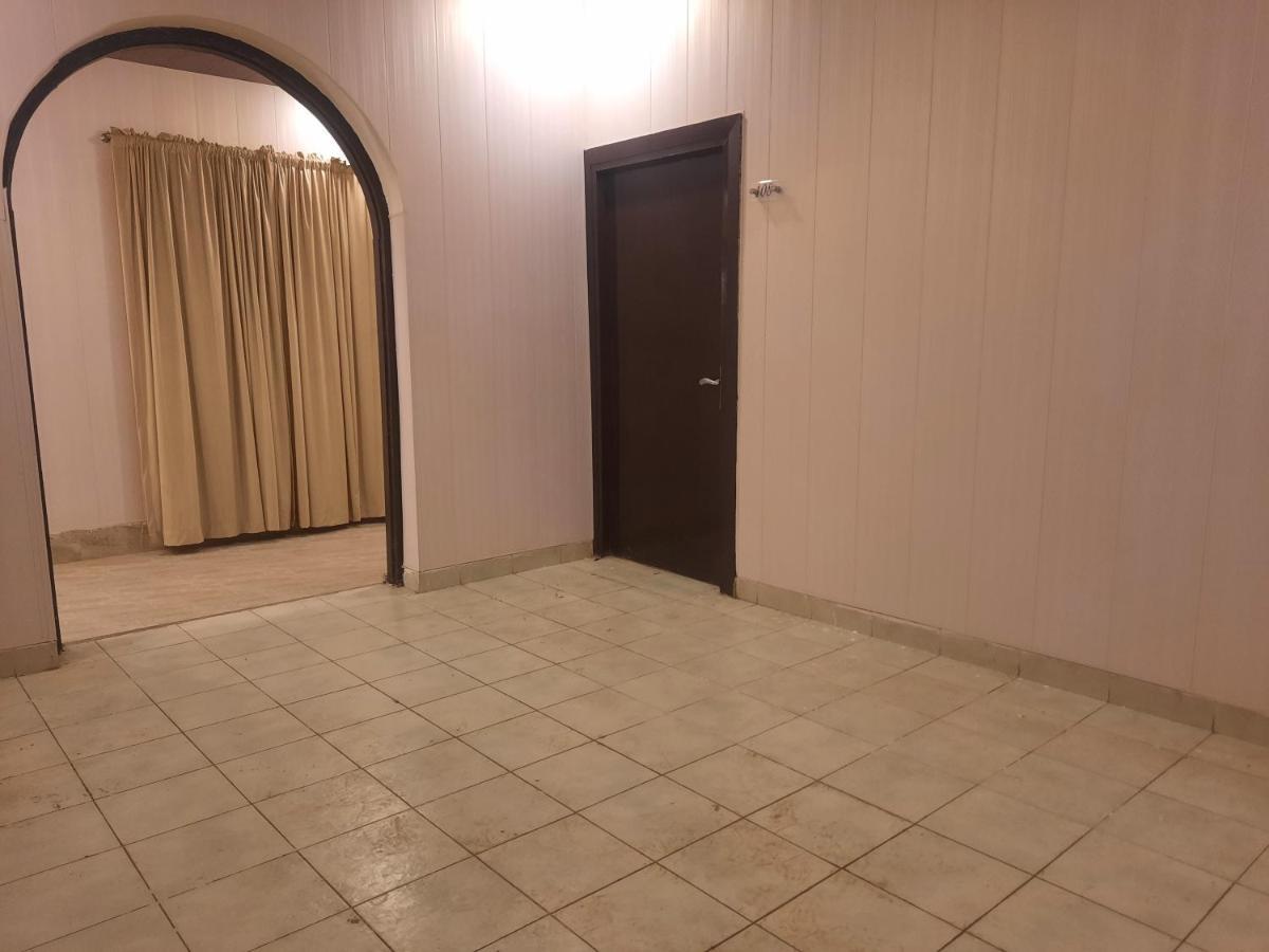 Royal Fort Executive Hotel Gulberg Lahore Bagian luar foto