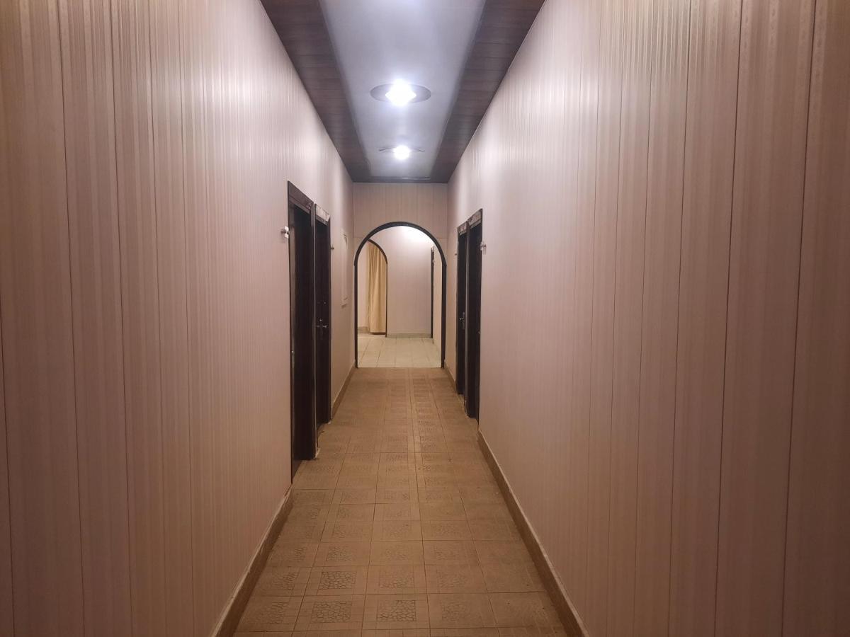 Royal Fort Executive Hotel Gulberg Lahore Bagian luar foto