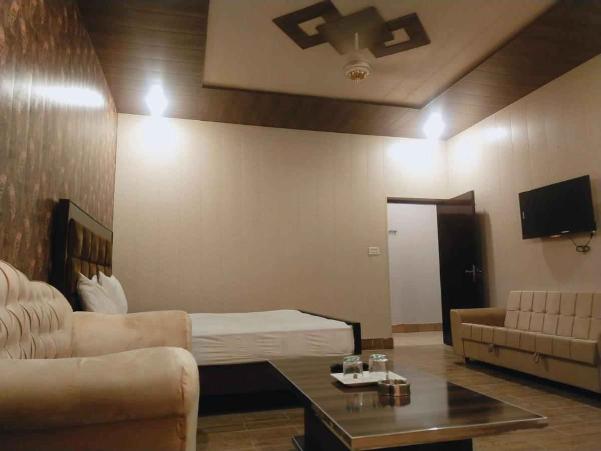 Royal Fort Executive Hotel Gulberg Lahore Ruang foto