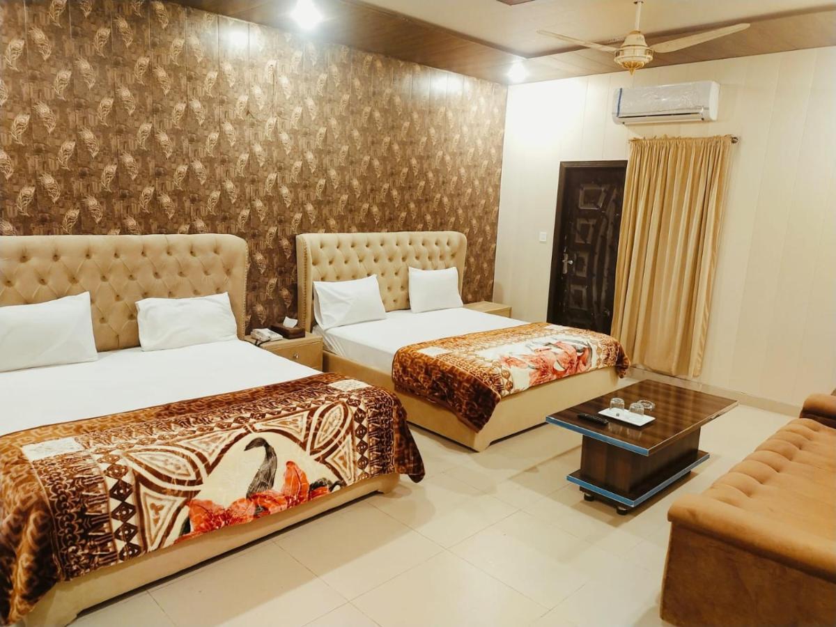 Royal Fort Executive Hotel Gulberg Lahore Bagian luar foto