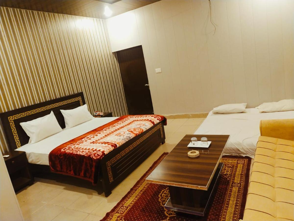 Royal Fort Executive Hotel Gulberg Lahore Bagian luar foto