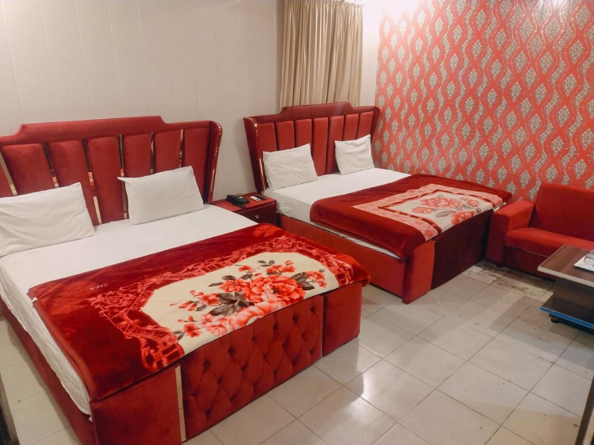 Royal Fort Executive Hotel Gulberg Lahore Bagian luar foto